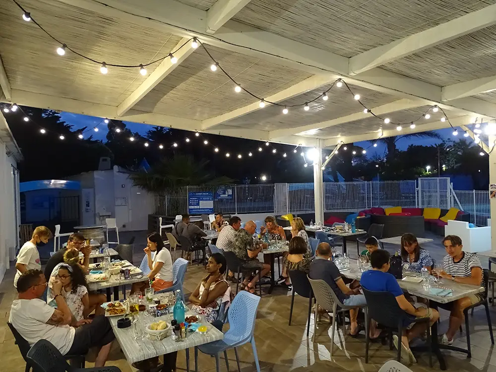 Salle de restaurant terrasse